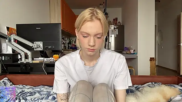 HirokoMassengills online show from March 26, 2026, 5:02 am