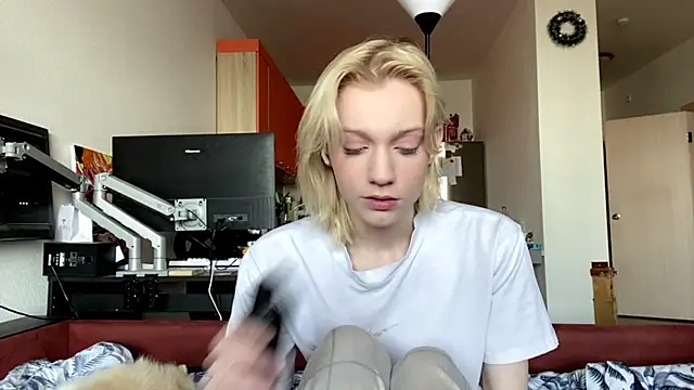 HirokoMassengills online show from March 27, 2026, 4:40 am