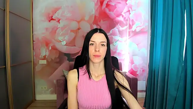 Snapshot of NoirDiva chatting on April 14, 2026, 5:57 am NoirDiva online show from April 14, 2026, 5:57 am