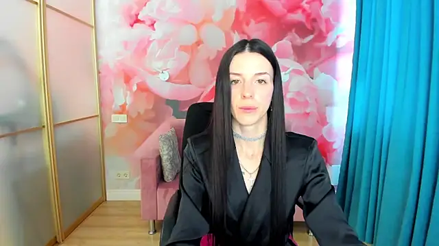 Snapshot of NoirDiva chatting on April 15, 2026, 5:58 am NoirDiva online show from April 15, 2026, 5:58 am