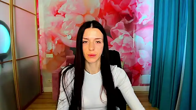 Snapshot of NoirDiva chatting on April 27, 2026, 6:11 am NoirDiva online show from April 27, 2026, 6:11 am