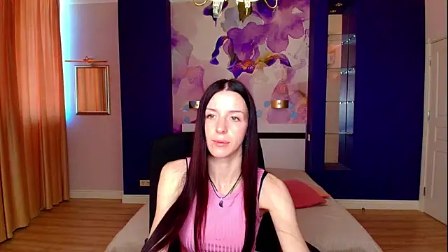 Snapshot of NoirDiva chatting on May 7, 2026, 5:57 am NoirDiva online show from May 7, 2026, 5:57 am