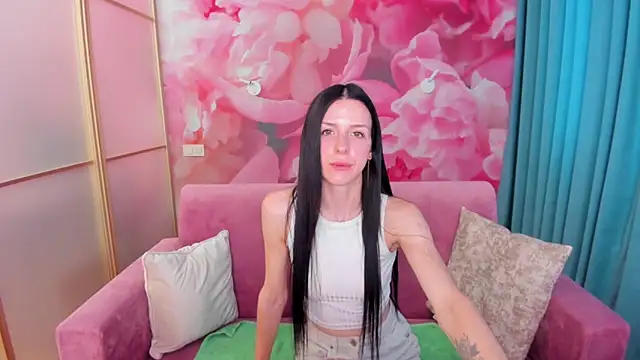 NoirDiva online show from June 17, 2026, 5:54 am