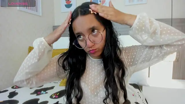 Snapshot of Emilyblussh chatting on February 28, 2026, 3:57 pm Emilyblussh online show from February 28, 2026, 3:57 pm