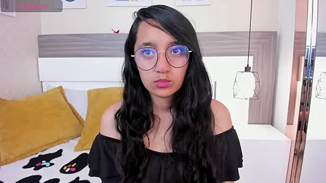 Snapshot of Emilyblussh chatting on March 3, 2026, 6:36 pm Emilyblussh online show from March 3, 2026, 6:36 pm