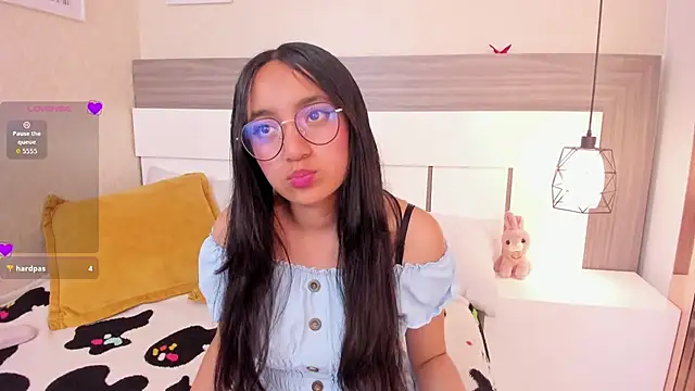 Snapshot of Emilyblussh chatting on March 26, 2026, 7:30 pm Emilyblussh online show from March 26, 2026, 7:30 pm