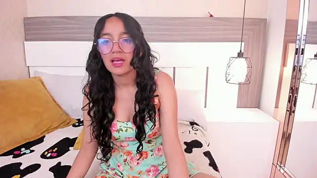 Snapshot of Emilyblussh chatting on March 28, 2026, 7:24 pm Emilyblussh online show from March 28, 2026, 7:24 pm