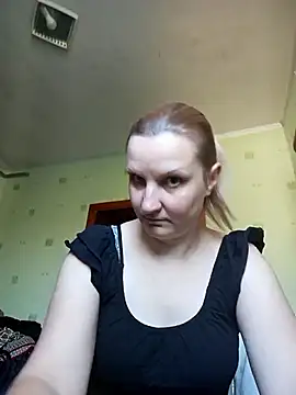 Snapshot of SusanGold9211 chatting on April 14, 2026, 7:36 am SusanGold9211 online show from April 14, 2026, 7:36 am