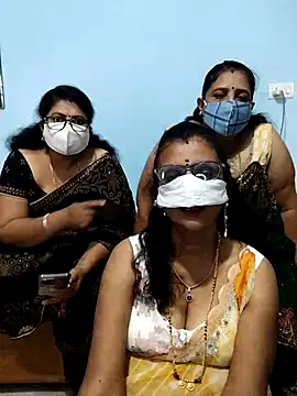 Snapshot of Kannadasexywifes chatting on April 20, 2026, 7:55 am Kannadasexywifes online show from April 20, 2026, 7:55 am