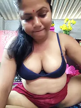 Snapshot of Kiya_6543 chatting on May 13, 2026, 1:36 am Kiya 6543 online show from May 13, 2026, 1:36 am