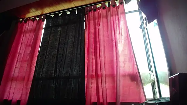 Snapshot of VALERIACUTE1 chatting on February 17, 2026, 5:19 pm VALERIACUTE1 online show from February 17, 2026, 5:19 pm