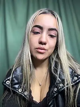bellabarbiex online show from May 11, 2026, 8:28 pm