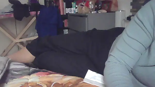 luanahot1 online show from February 15, 2026, 11:41 am