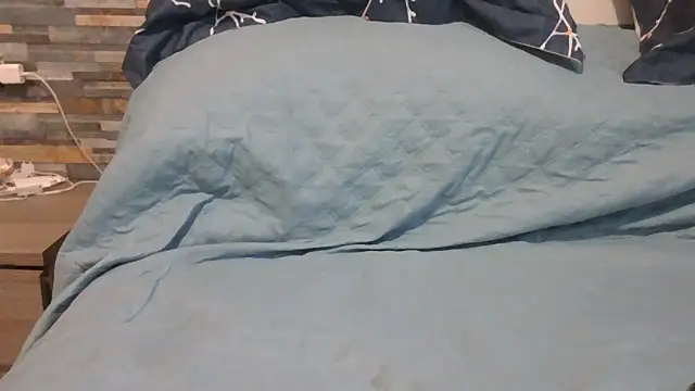 luanahot1 online show from May 17, 2026, 10:44 am