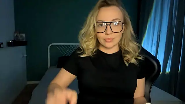 Miabby3 online show from February 20, 2026, 6:41 pm