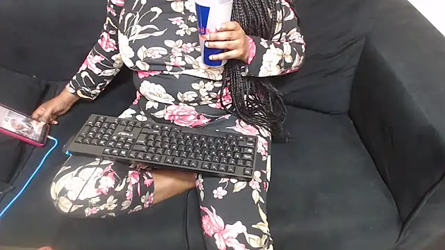 BustyNina41XX online show from March 27, 2026, 11:04 pm