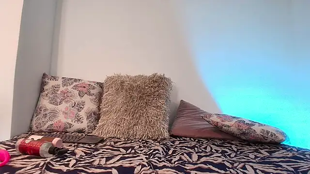 Abril milf11 online show from March 26, 2026, 12:11 pm