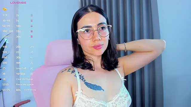 sara ospina22 online show from May 7, 2026, 6:57 pm