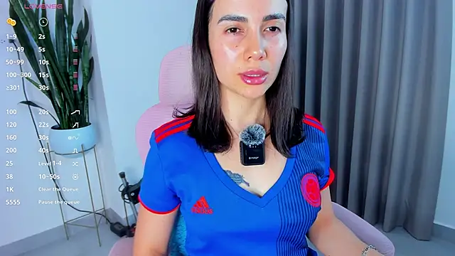 sara ospina22 online show from June 11, 2026, 9:35 pm