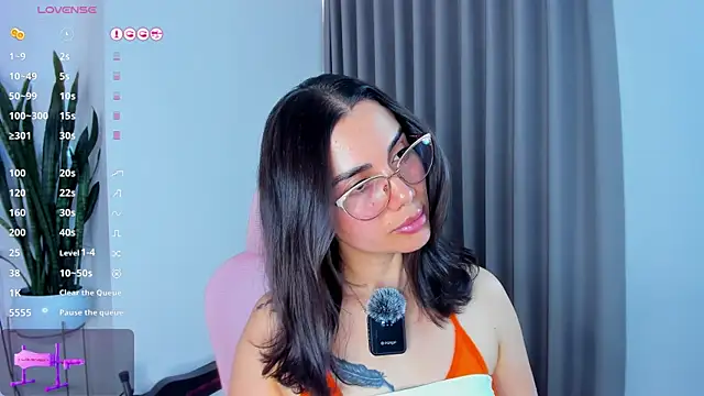 sara ospina22 online show from June 12, 2026, 8:30 pm