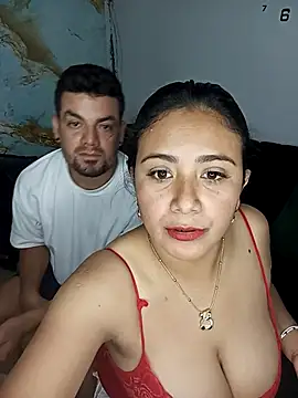 Snapshot of Gissele_Rubi chatting on February 14, 2026, 10:39 pm Gissele Rubi online show from February 14, 2026, 10:39 pm