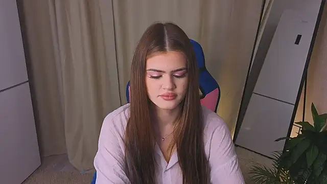 404CUTIE  online show from May 1, 2026, 5:12 am