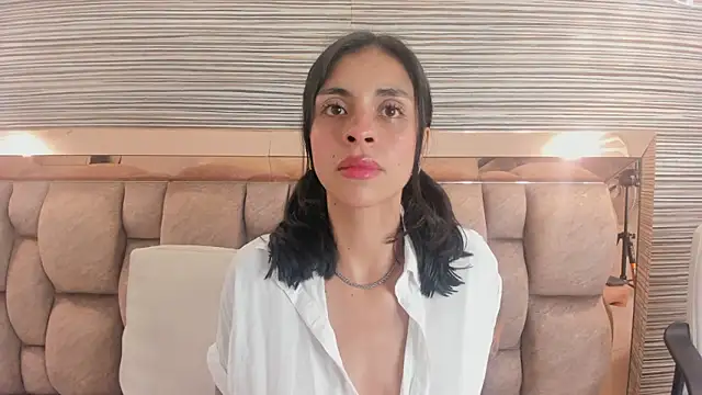 Snapshot of annie_shine_ chatting on February 20, 2026, 12:16 pm annie shine online show from February 20, 2026, 12:16 pm