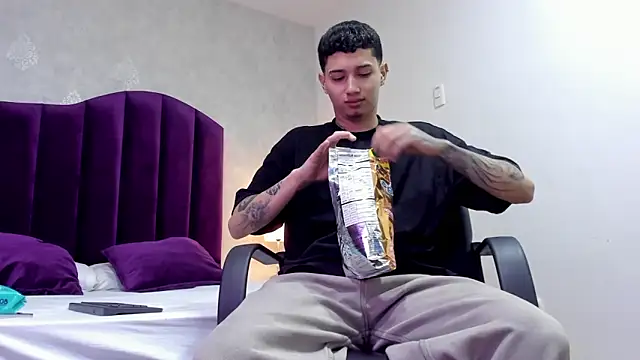 Snapshot of JoshBeech chatting on February 20, 2026, 12:38 pm JoshBeech online show from February 20, 2026, 12:38 pm