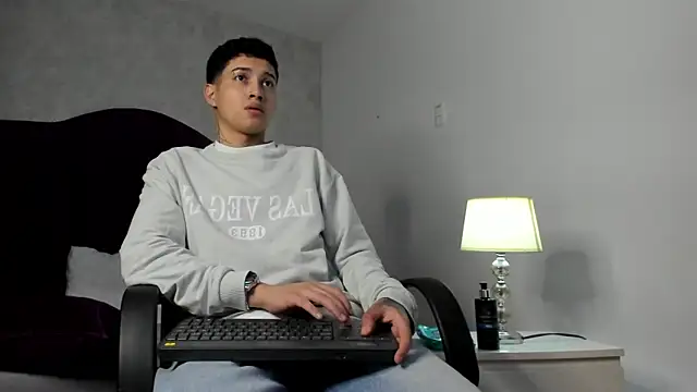 Snapshot of JoshBeech chatting on March 5, 2026, 1:07 pm JoshBeech online show from March 5, 2026, 1:07 pm