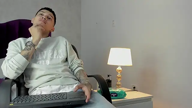 Snapshot of JoshBeech chatting on March 17, 2026, 1:14 pm JoshBeech online show from March 17, 2026, 1:14 pm