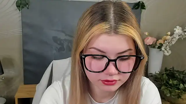 Snapshot of YongGIinski chatting on February 14, 2026, 7:05 am YongGIinski online show from February 14, 2026, 7:05 am