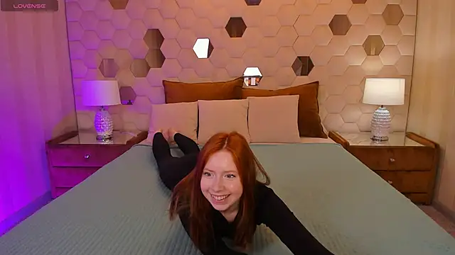 Snapshot of StellaBev chatting on March 11, 2026, 7:58 am StellaBev online show from March 11, 2026, 7:58 am