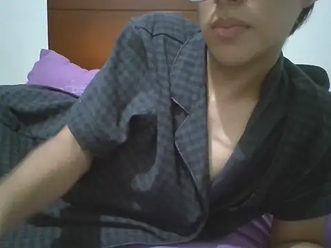 Hirooo 016 online show from February 16, 2026, 4:52 am