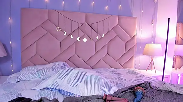 NaeniaDemon  online show from March 21, 2026, 9:36 am