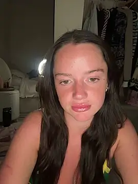 Maisierose online show from May 28, 2026, 1:03 am