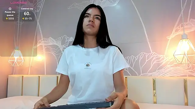 Snapshot of emily_cute4u chatting on March 31, 2026, 9:26 pm emily cute4u online show from March 31, 2026, 9:26 pm