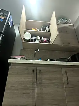 violet-grey online show from March 4, 2026, 1:33 am