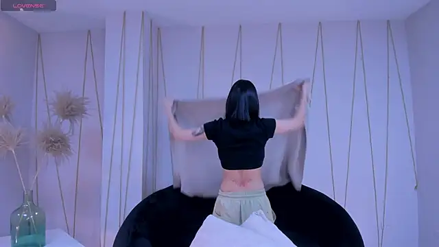 CarolineEvans x online show from March 20, 2026, 5:23 am