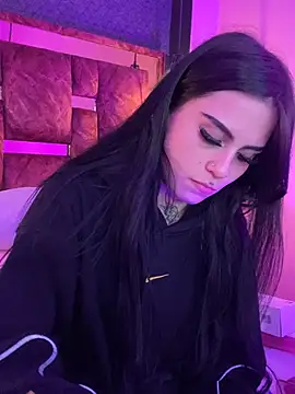 Snapshot of Veronicaa_lodge1 chatting on March 27, 2026, 8:26 am Veronicaa lodge1 online show from March 27, 2026, 8:26 am