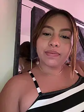 Snapshot of Emiily_joee_ chatting on April 26, 2026, 9:01 pm Emiily joee online show from April 26, 2026, 9:01 pm