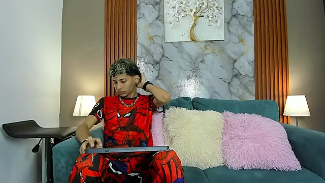 YOUNG BOYS HELL online show from March 1, 2026, 1:18 am