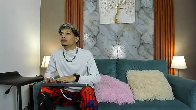 YOUNG BOYS HELL online show from March 1, 2026, 10:45 pm