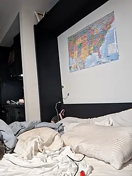 Snapshot of Cinnamonbunn chatting on March 18, 2026, 3:42 am Cinnamonbunn online show from March 18, 2026, 3:42 am