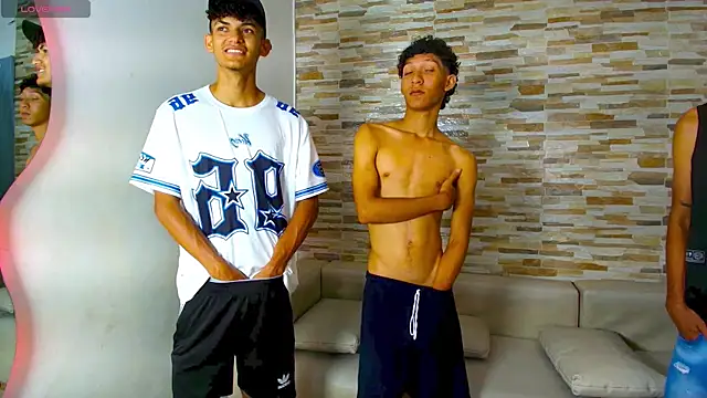 kinkyhousexxxx online show from July 10, 2026, 3:33 am