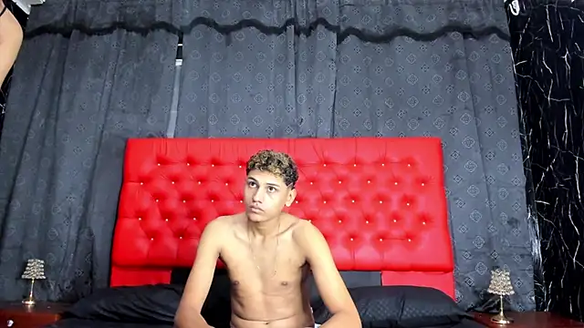 Snapshot of Henry_and_Lucy chatting on March 8, 2026, 7:17 pm Henry and Lucy online show from March 8, 2026, 7:17 pm