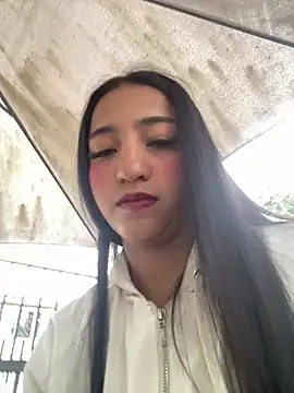 Daniela Pink online show from May 13, 2026, 11:07 am