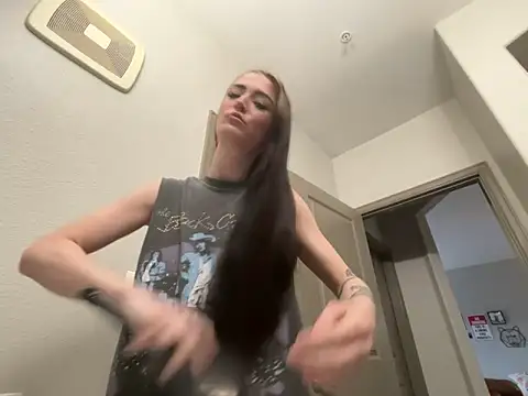 Snapshot of ash10alex chatting on April 12, 2026, 8:14 pm ash10alex online show from April 12, 2026, 8:14 pm