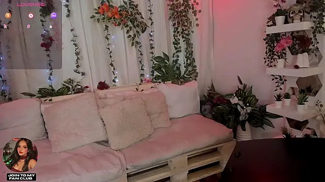 Snapshot of cata_desire chatting on March 12, 2026, 8:37 pm cata desire online show from March 12, 2026, 8:37 pm