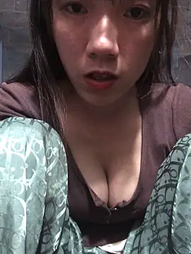 Snapshot of Sukem-mut chatting on April 7, 2026, 3:01 pm Sukem-mut online show from April 7, 2026, 3:01 pm