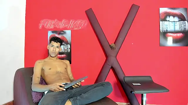 Snapshot of GREEN_BOYS chatting on March 4, 2026, 7:36 am GREEN BOYS online show from March 4, 2026, 7:36 am